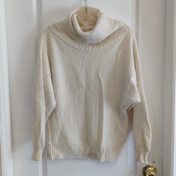Magnolia Sweaters - Vintage 90's Angora Sweater